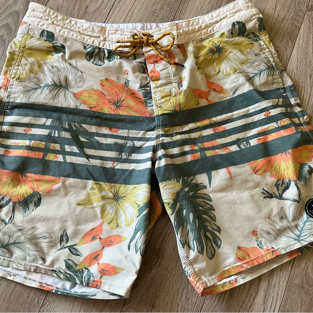 Billabong Boardshorts Size 34 Green Orange Floral Surfer Beach Swim Shorts
